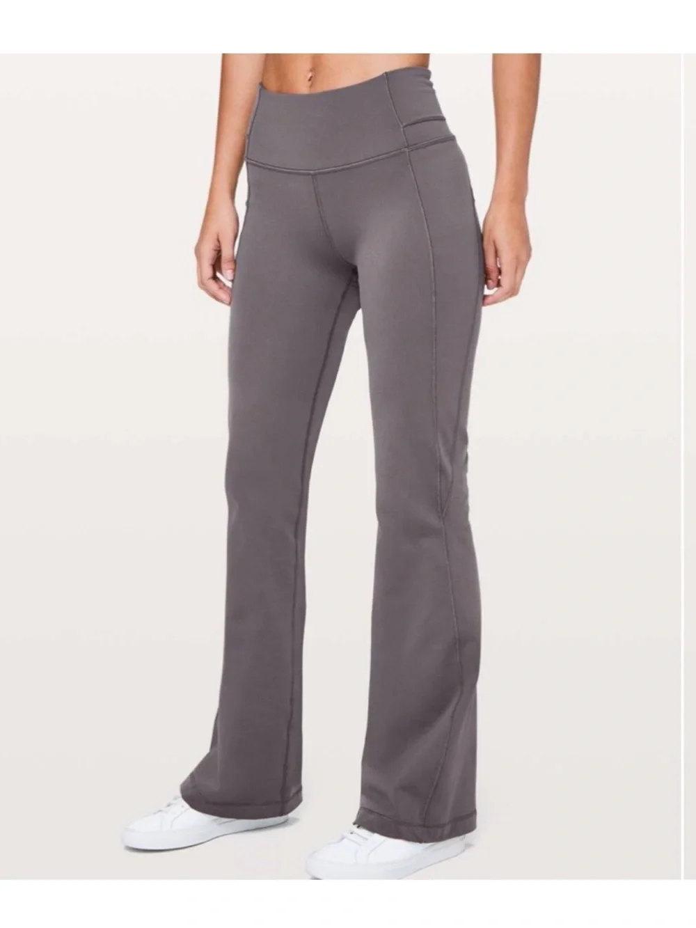 lululemon athletica groovy leggings Pants in a purple color